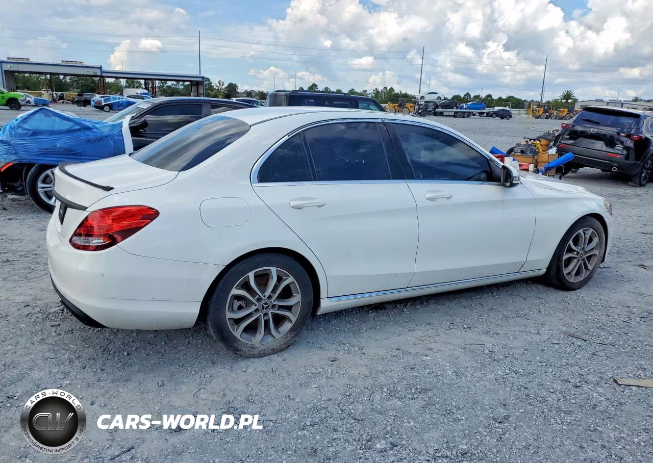 2018 Mercedes-Benz C 300 VIN:55SWF4JB9JU242772 - 3