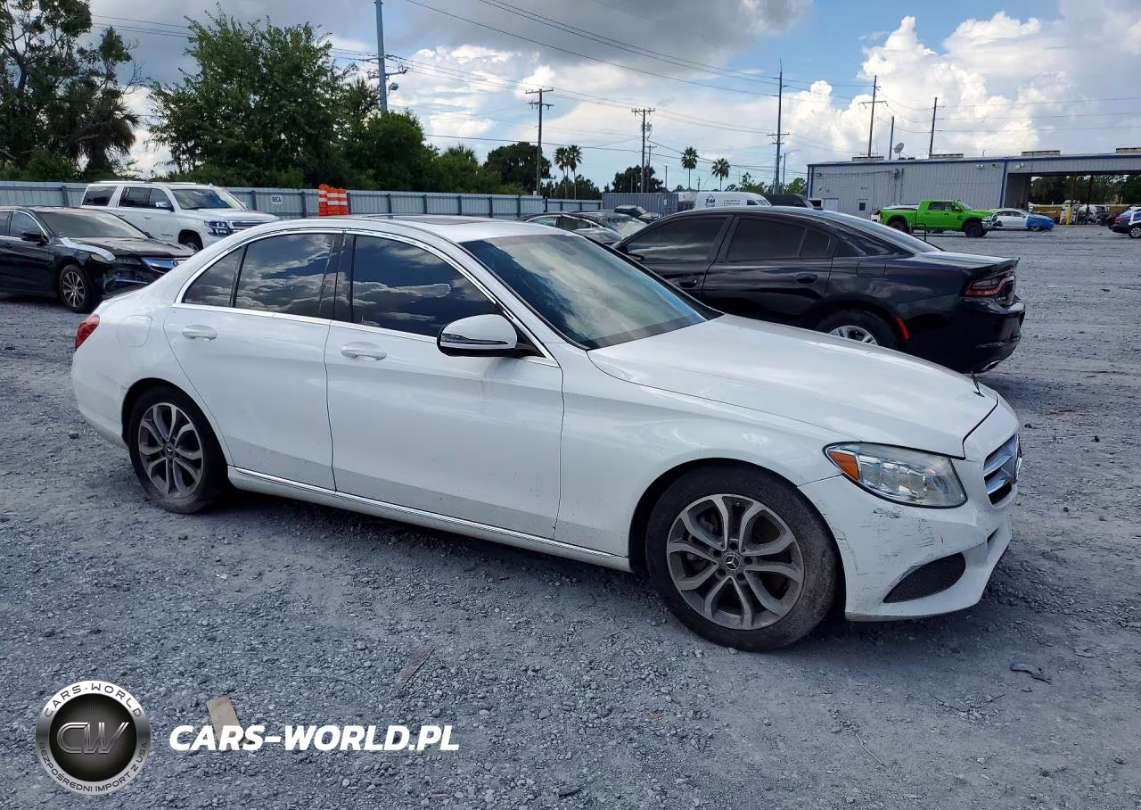 2018 Mercedes-Benz C 300 VIN:55SWF4JB9JU242772 - 4
