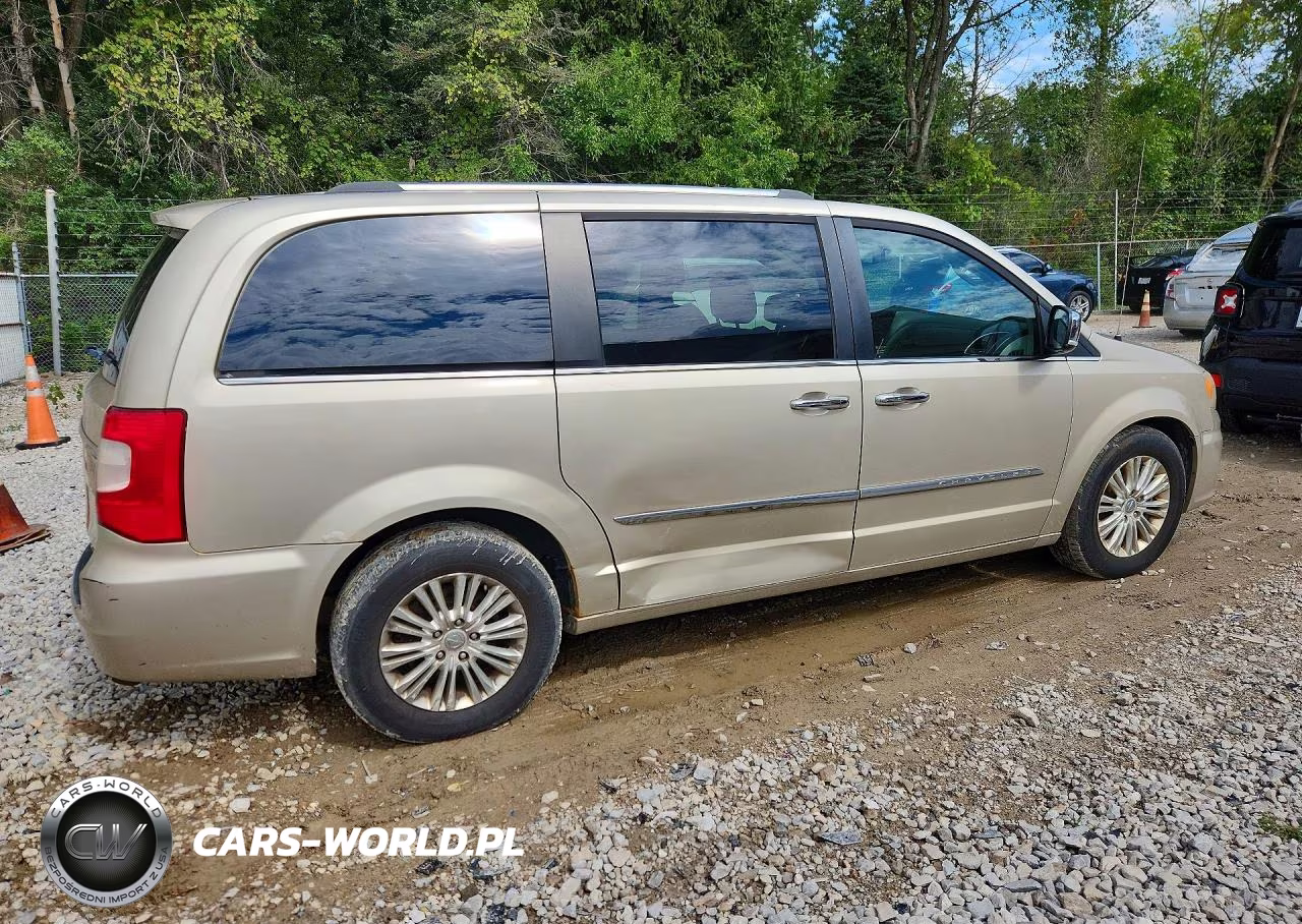 2014 Chrysler Town & Country Limited VIN:2C4RC1GG7ER464214 - 3