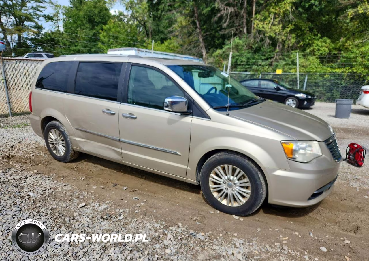 2014 Chrysler Town & Country Limited VIN:2C4RC1GG7ER464214 - 4
