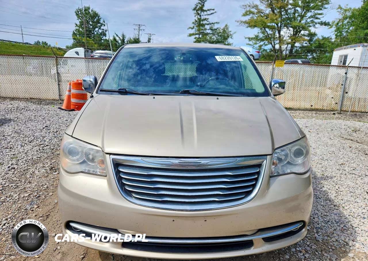 2014 Chrysler Town & Country Limited VIN:2C4RC1GG7ER464214 - 5