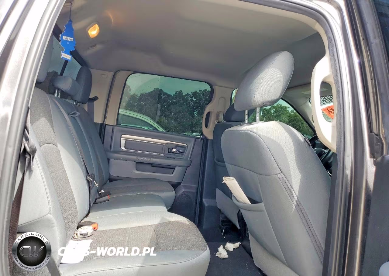 2018 Ram 1500 Slt VIN:3C6RR7LG4JG251316 - 10
