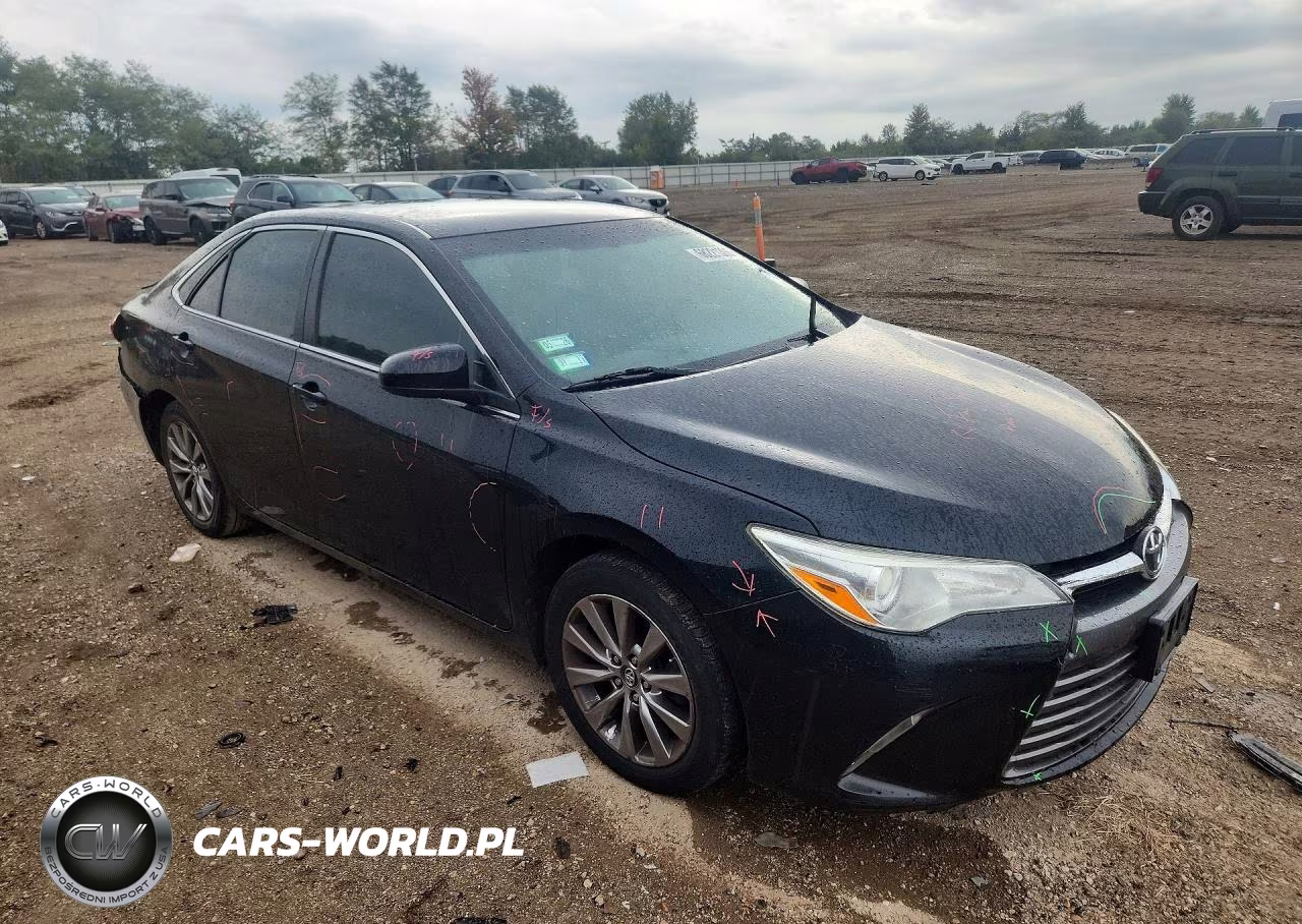 2015 Toyota Camry Xle VIN:4T4BF1FK3FR496470 - 4