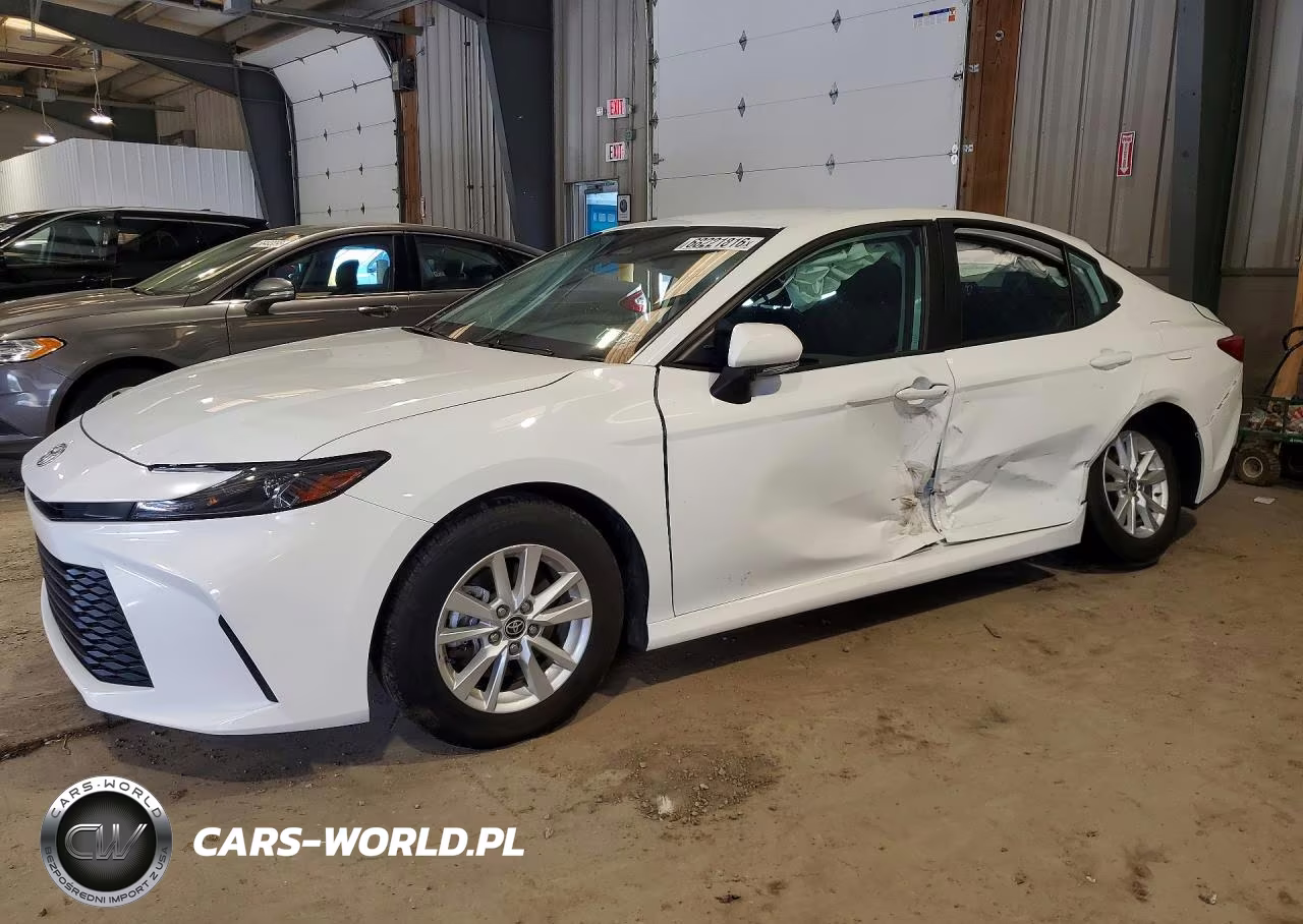2025 Toyota Camry Le – zdjęcie 1 z 12
