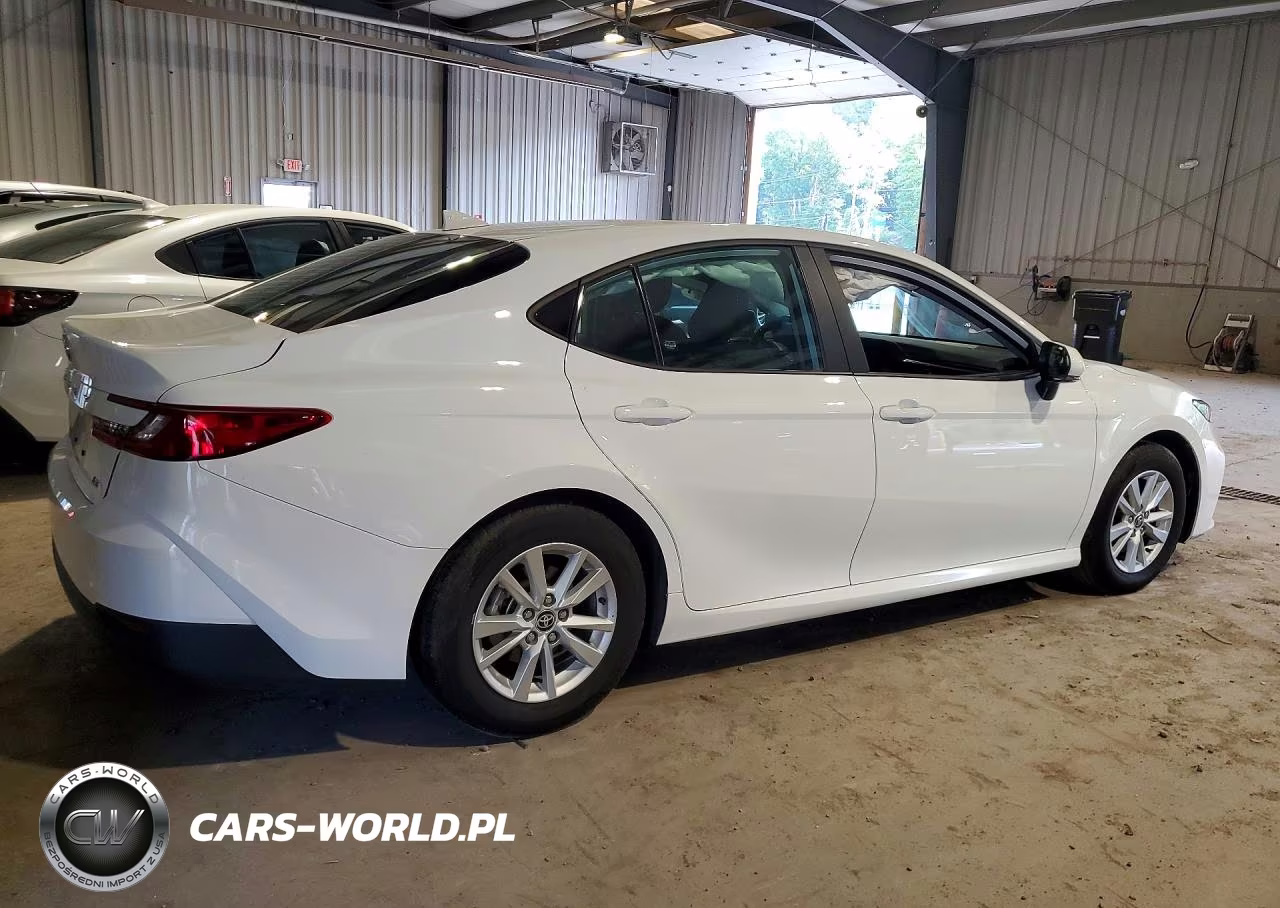 2025 Toyota Camry Le VIN:4T1DAACK3SU535204 - 3
