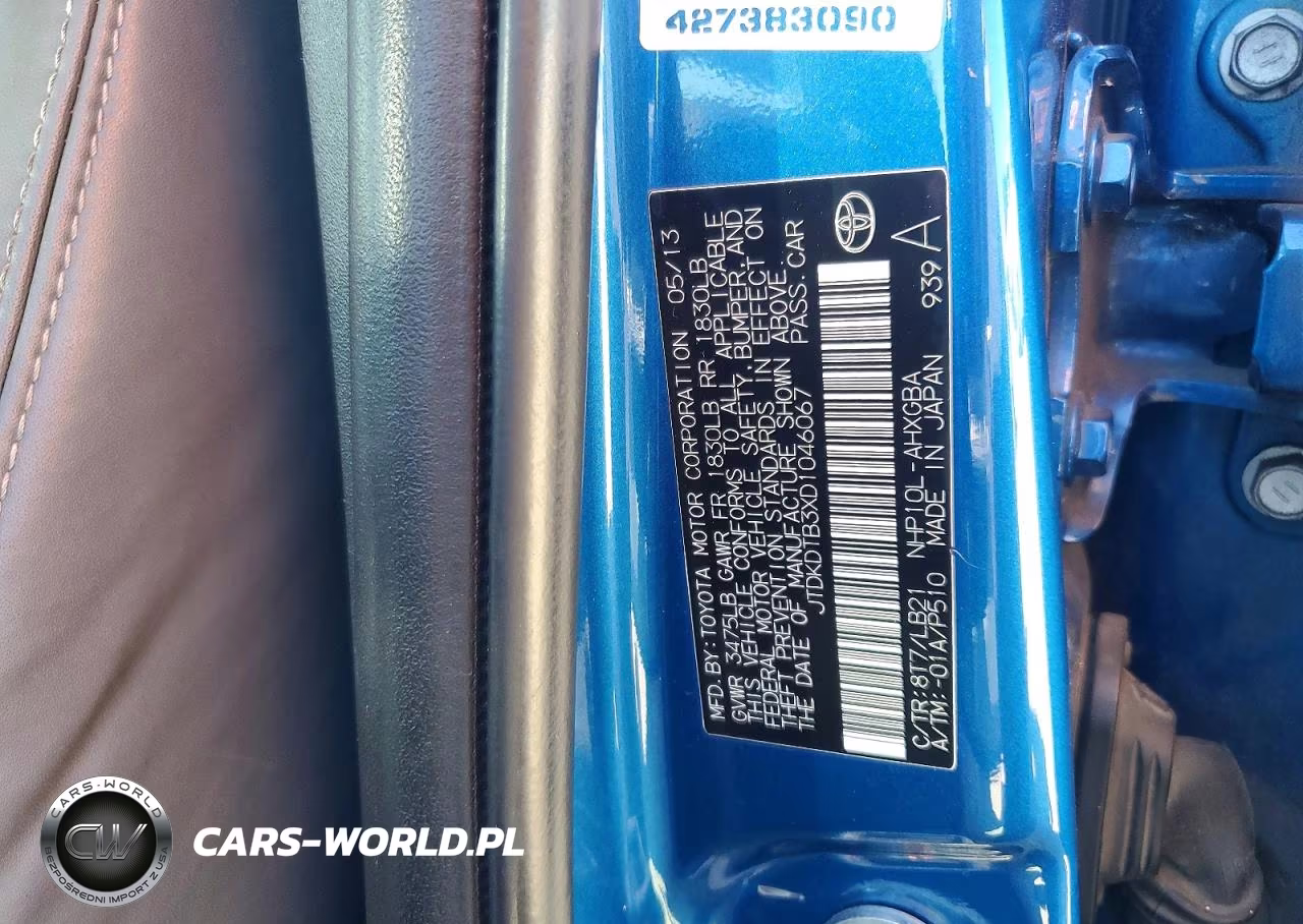 2013 Toyota Prius C Four VIN:JTDKDTB3XD1046067 - 12