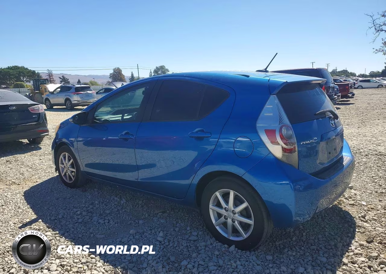 2013 Toyota Prius C Four VIN:JTDKDTB3XD1046067 - 2