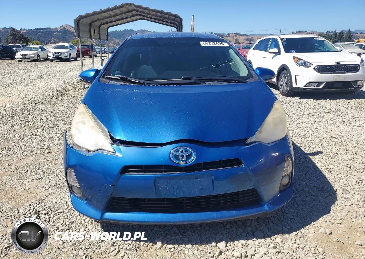 2013 Toyota Prius C Four VIN:JTDKDTB3XD1046067 - 5