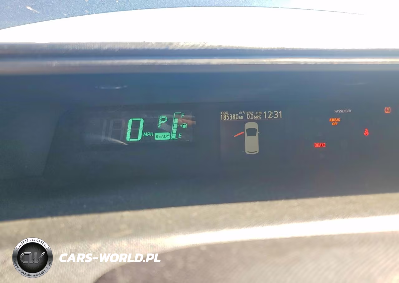 2013 Toyota Prius C Four VIN:JTDKDTB3XD1046067 - 9