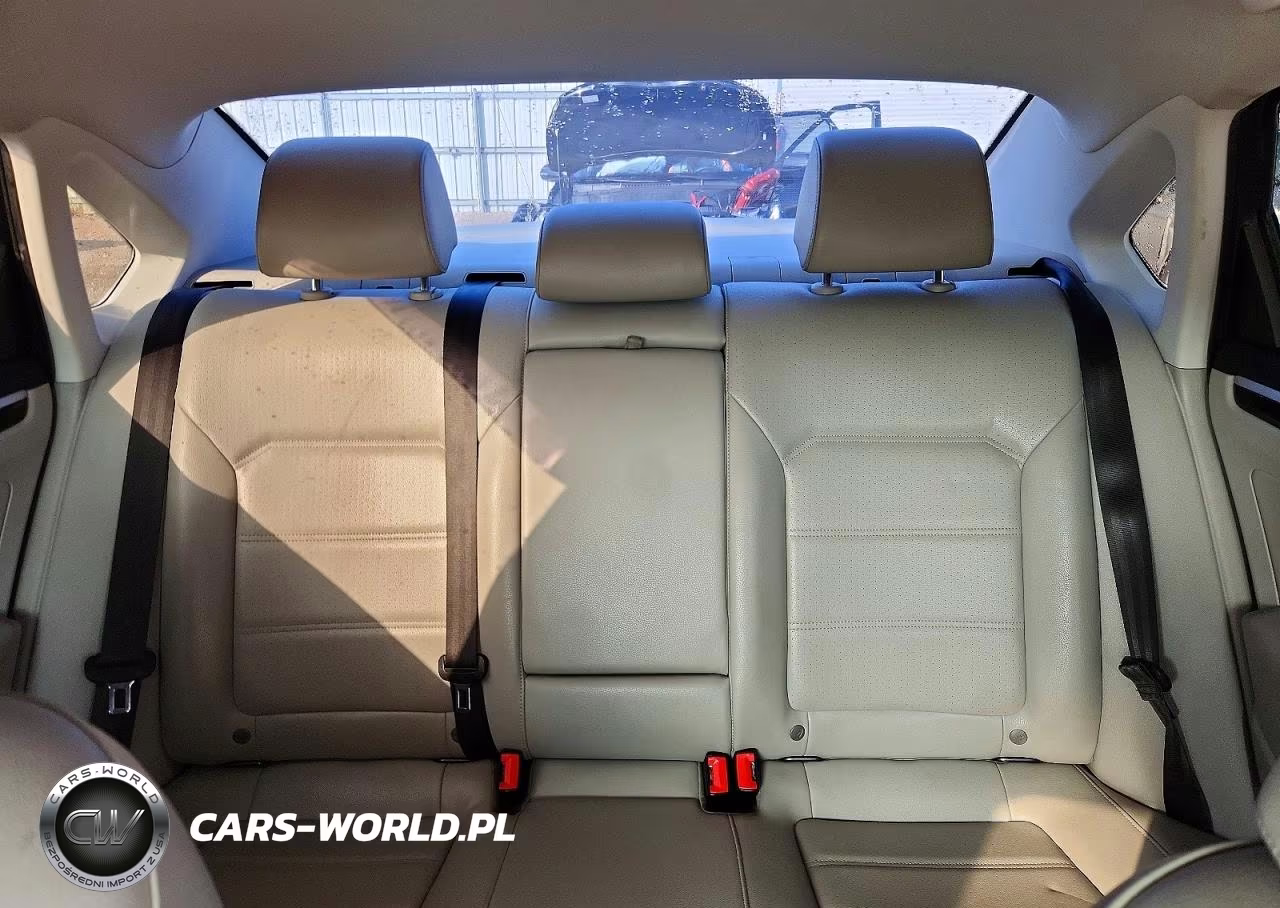 2019 Volkswagen Passat Se R-Line VIN:1VWMA7A30KC001888 - 10