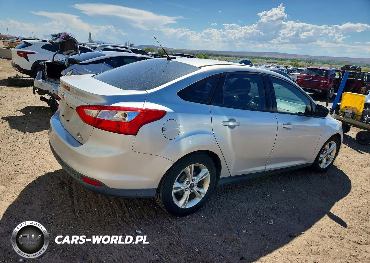 2014 Ford Focus Se VIN:1FADP3F22EL254019 - 3