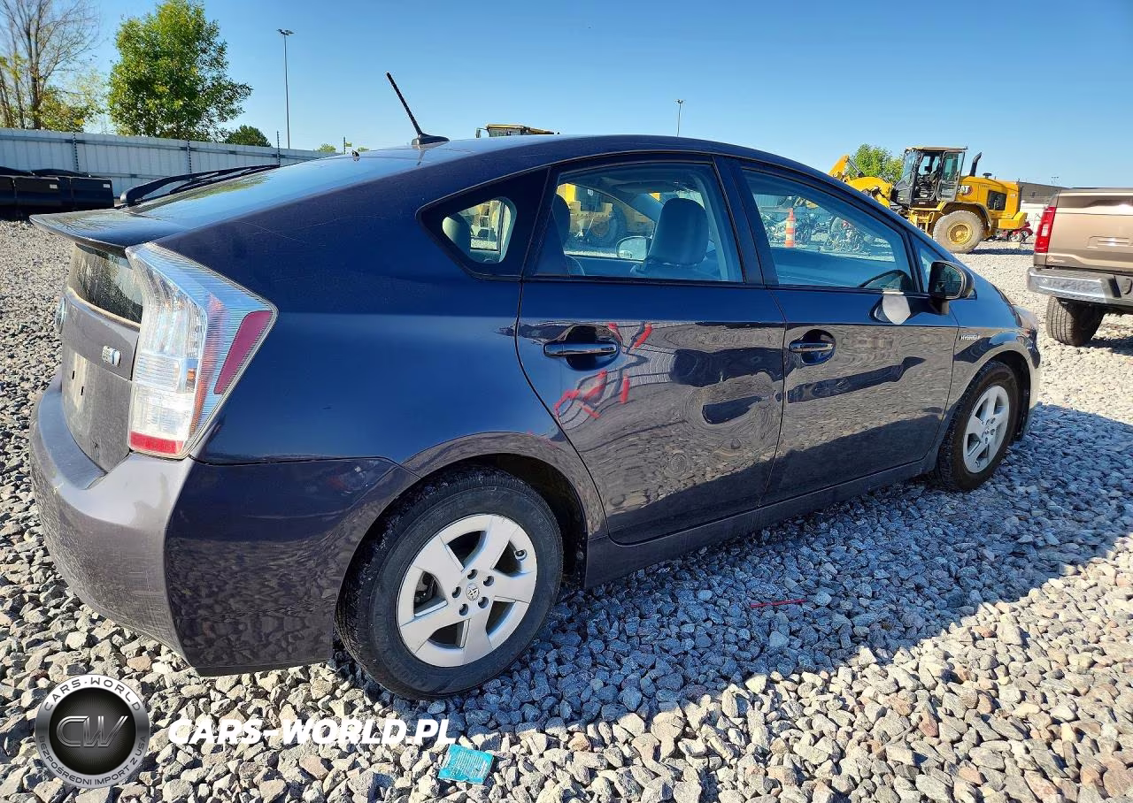 2011 Toyota Prius Four VIN:JTDKN3DU3B5349264 - 3