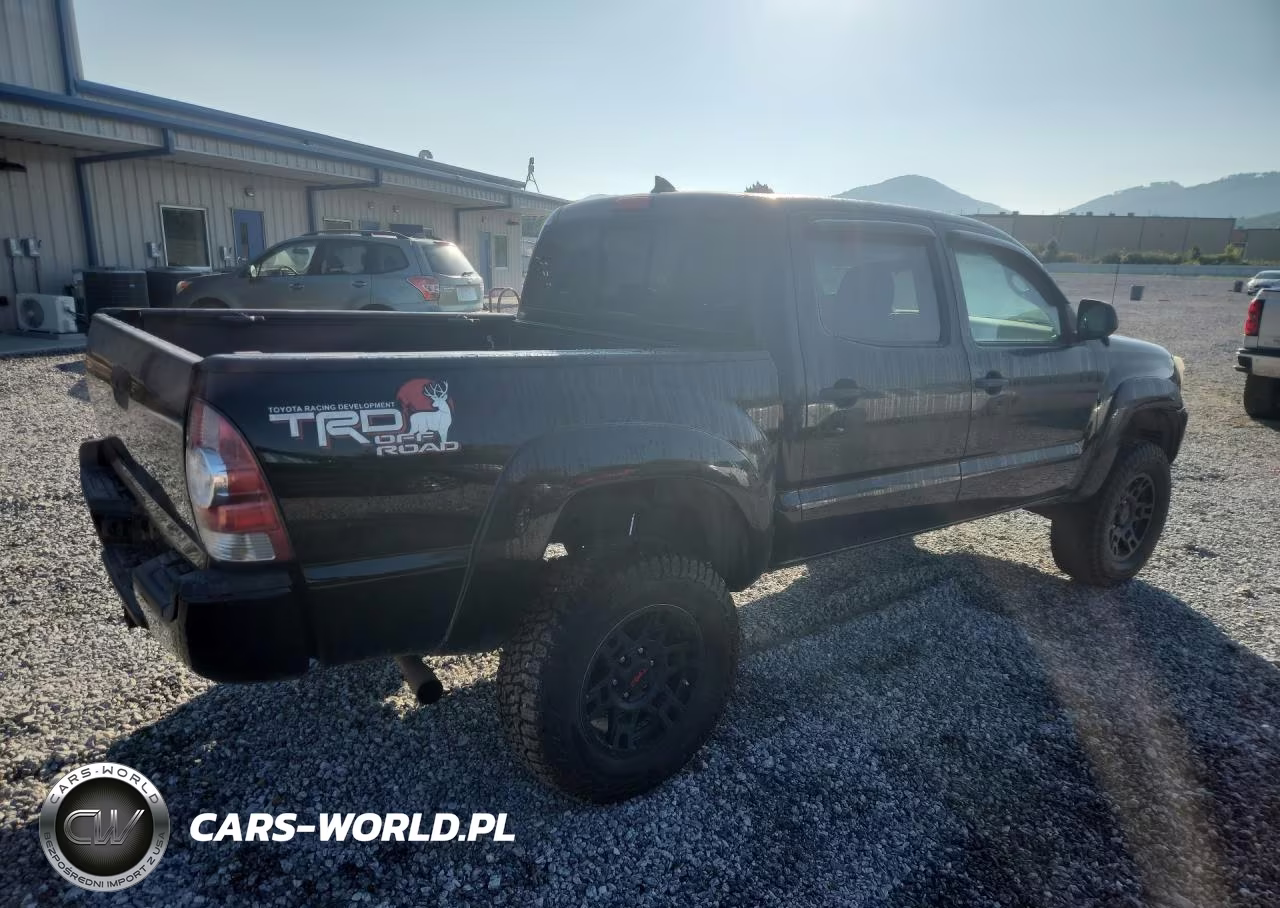 2015 Toyota Tacoma V6 VIN:3TMLU4EN5FM166839 - 3