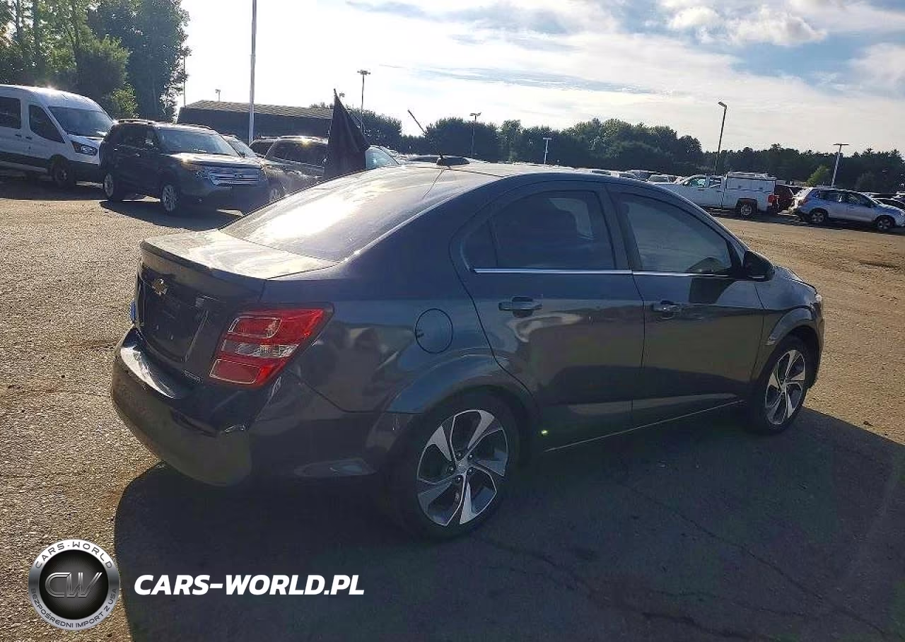 2020 Chevrolet Sonic VIN:1G1JF5SB2L4119642 - 3