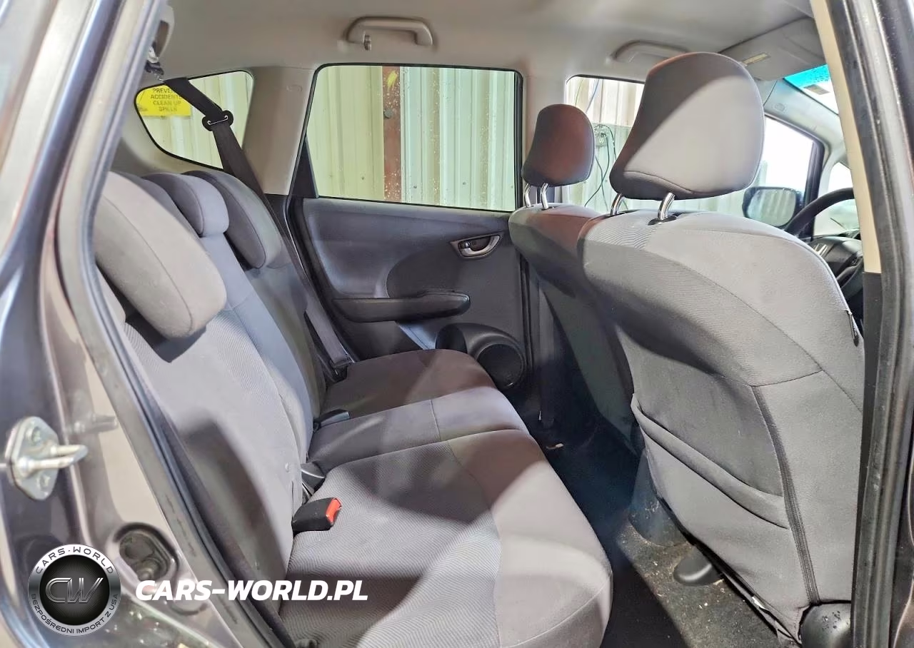 2013 Honda Fit VIN:JHMGE8H38DC034400 - 10