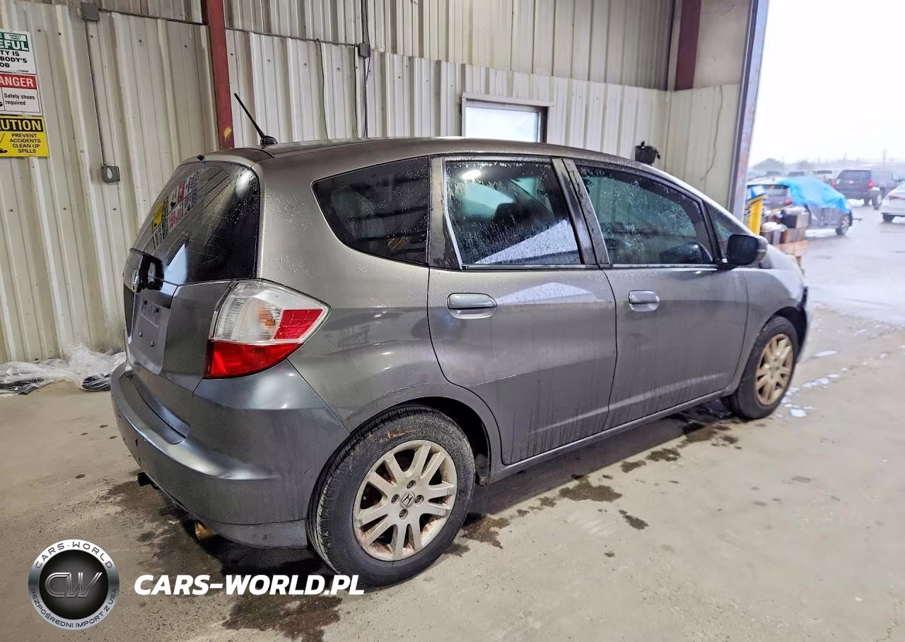 2013 Honda Fit VIN:JHMGE8H38DC034400 - 3
