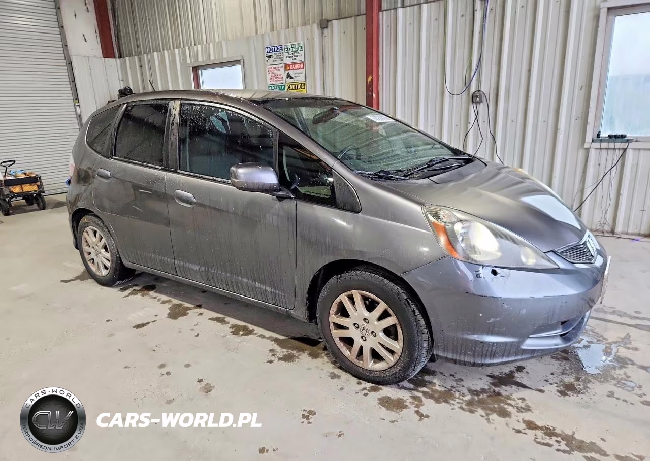 2013 Honda Fit VIN:JHMGE8H38DC034400 - 4