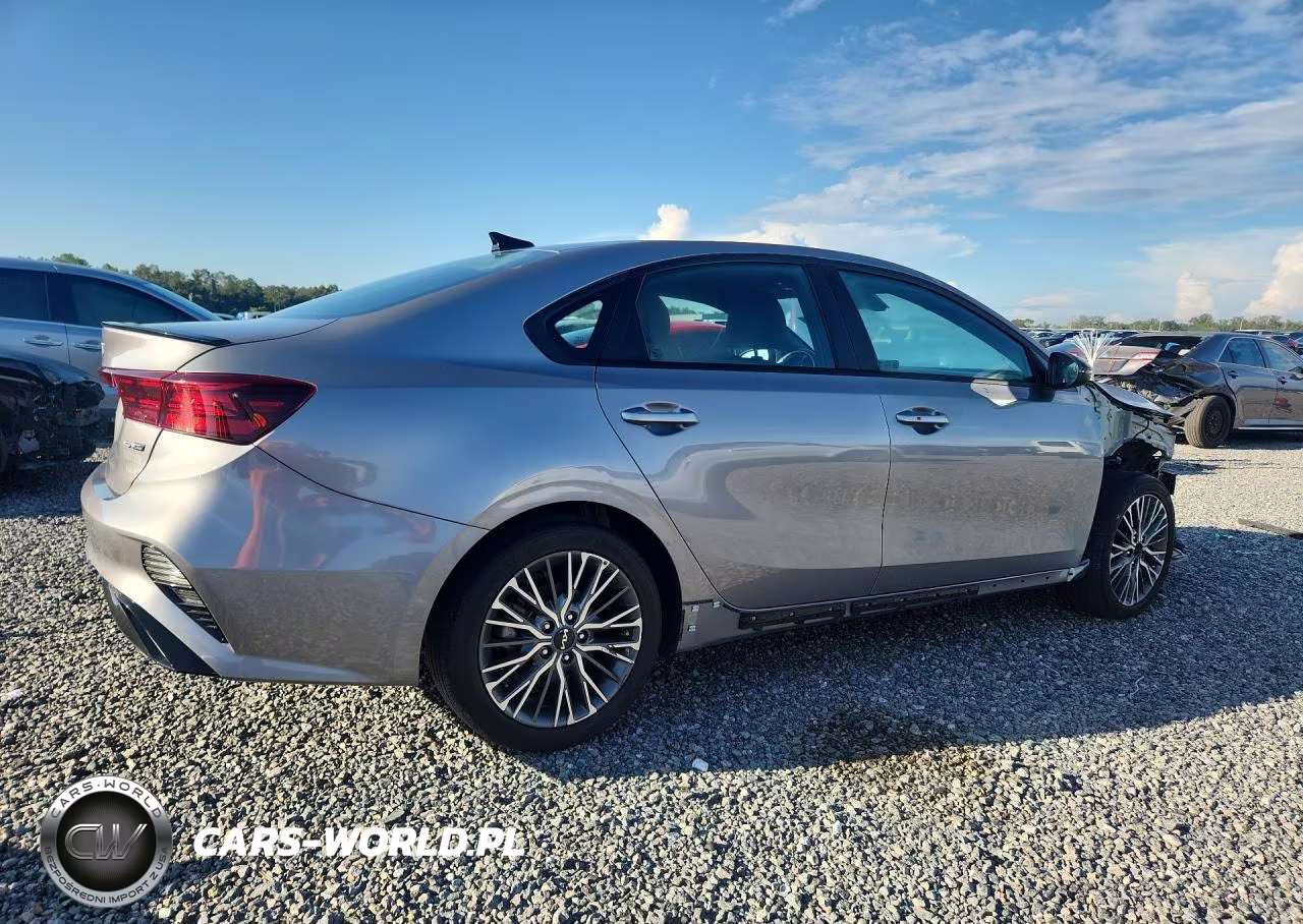 2023 Kia Forte Gt Line VIN:3KPF54AD2PE621830 - 3