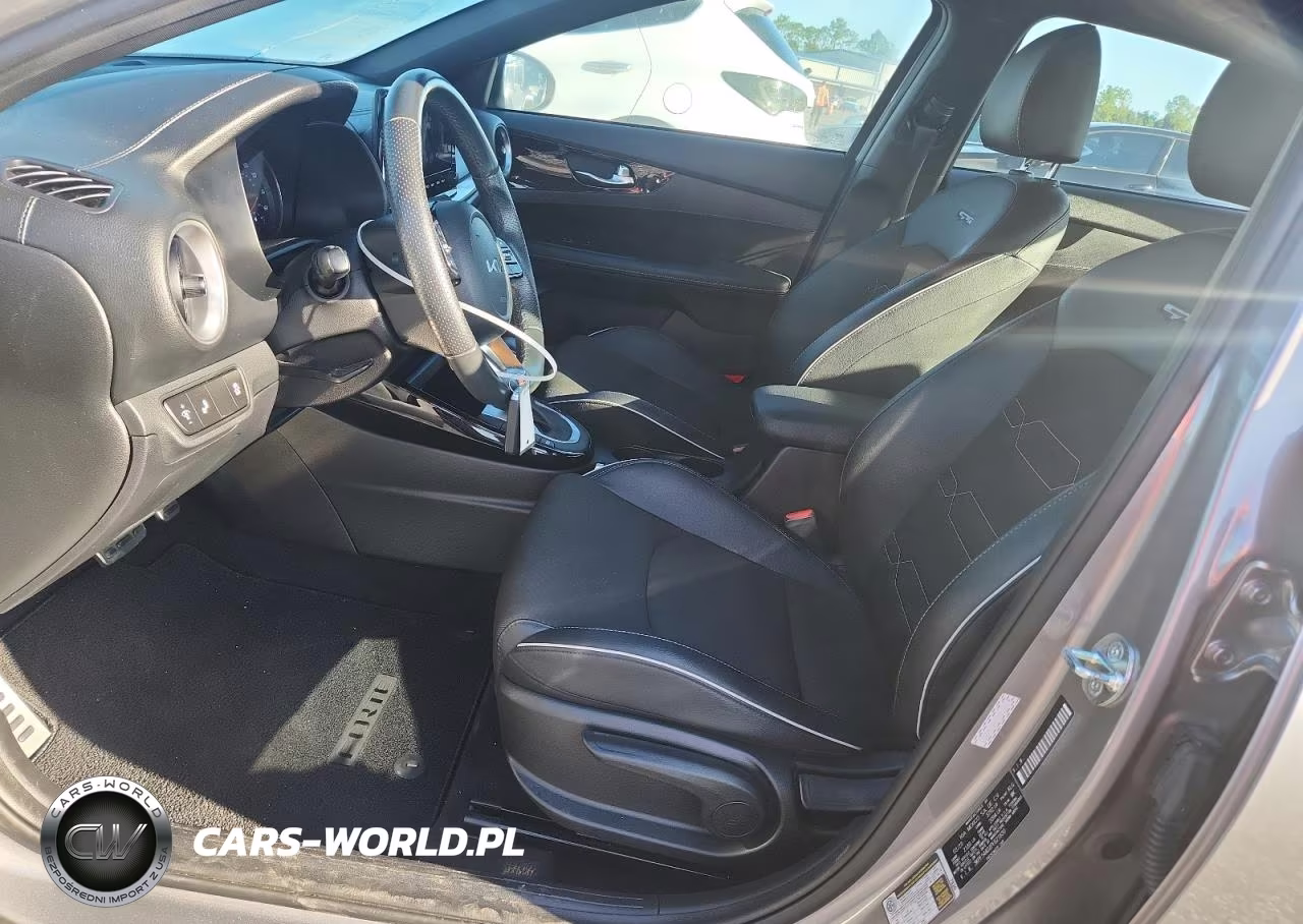 2023 Kia Forte Gt Line VIN:3KPF54AD2PE621830 - 7