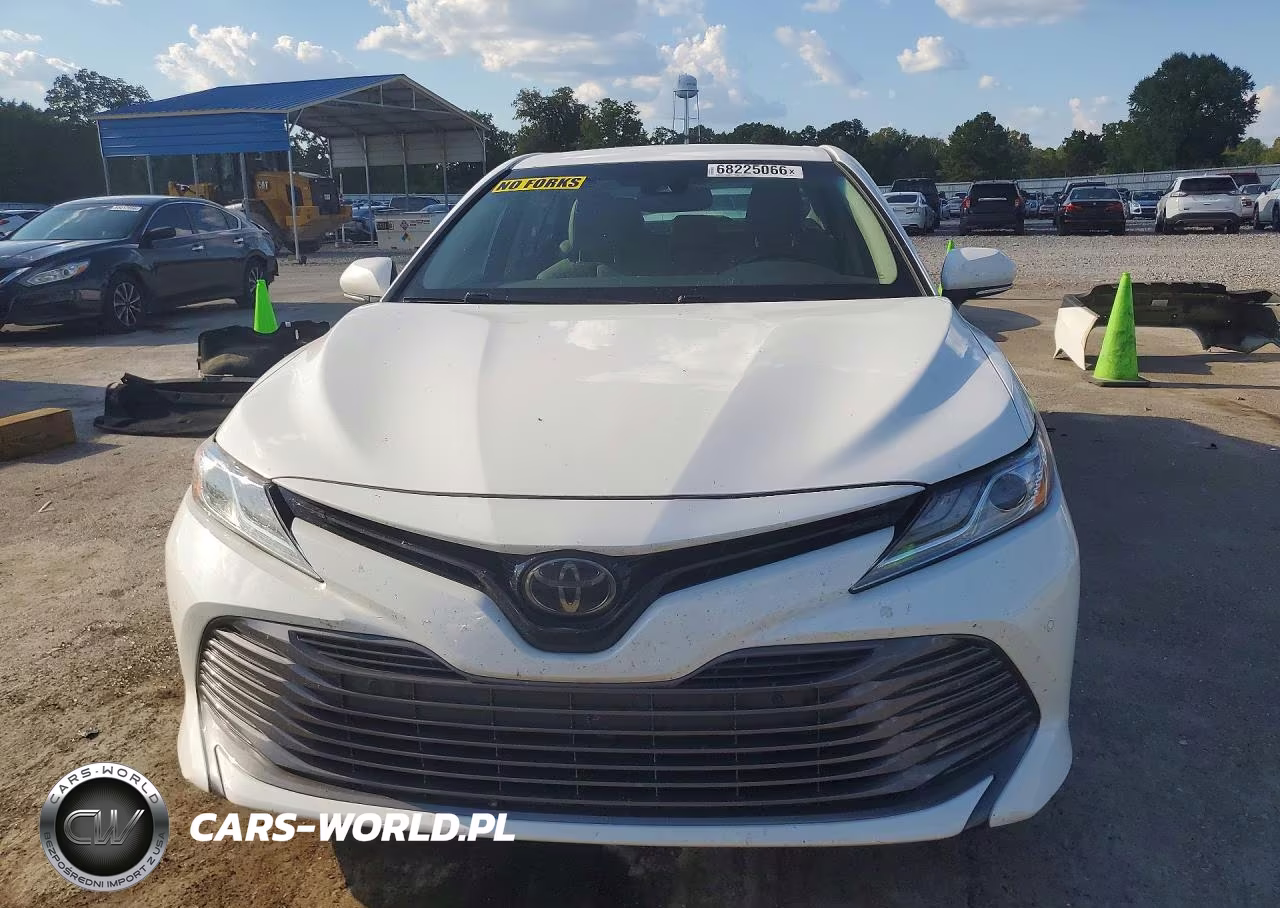 2018 Toyota Camry Xle VIN:4T1B11HK0JU111672 - 5