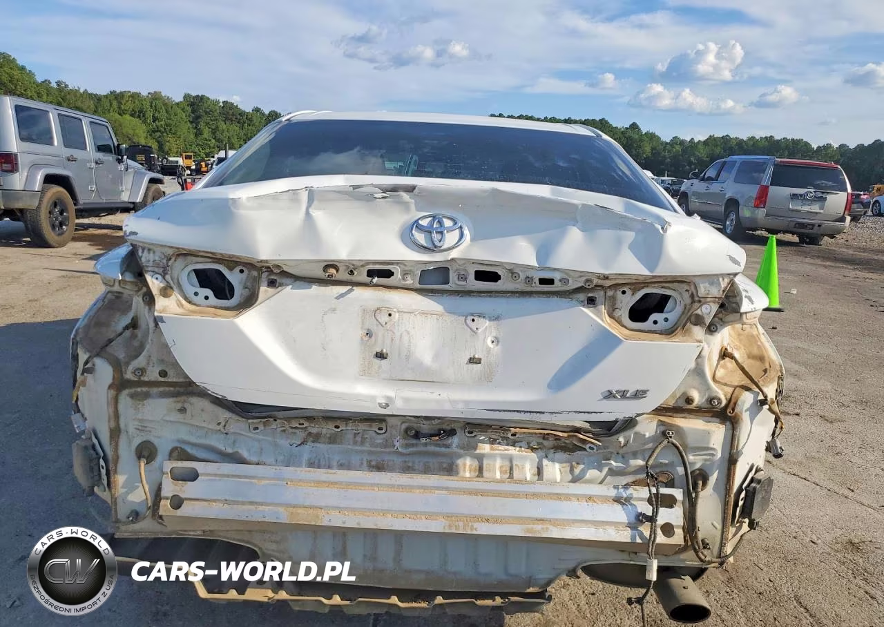 2018 Toyota Camry Xle VIN:4T1B11HK0JU111672 - 6