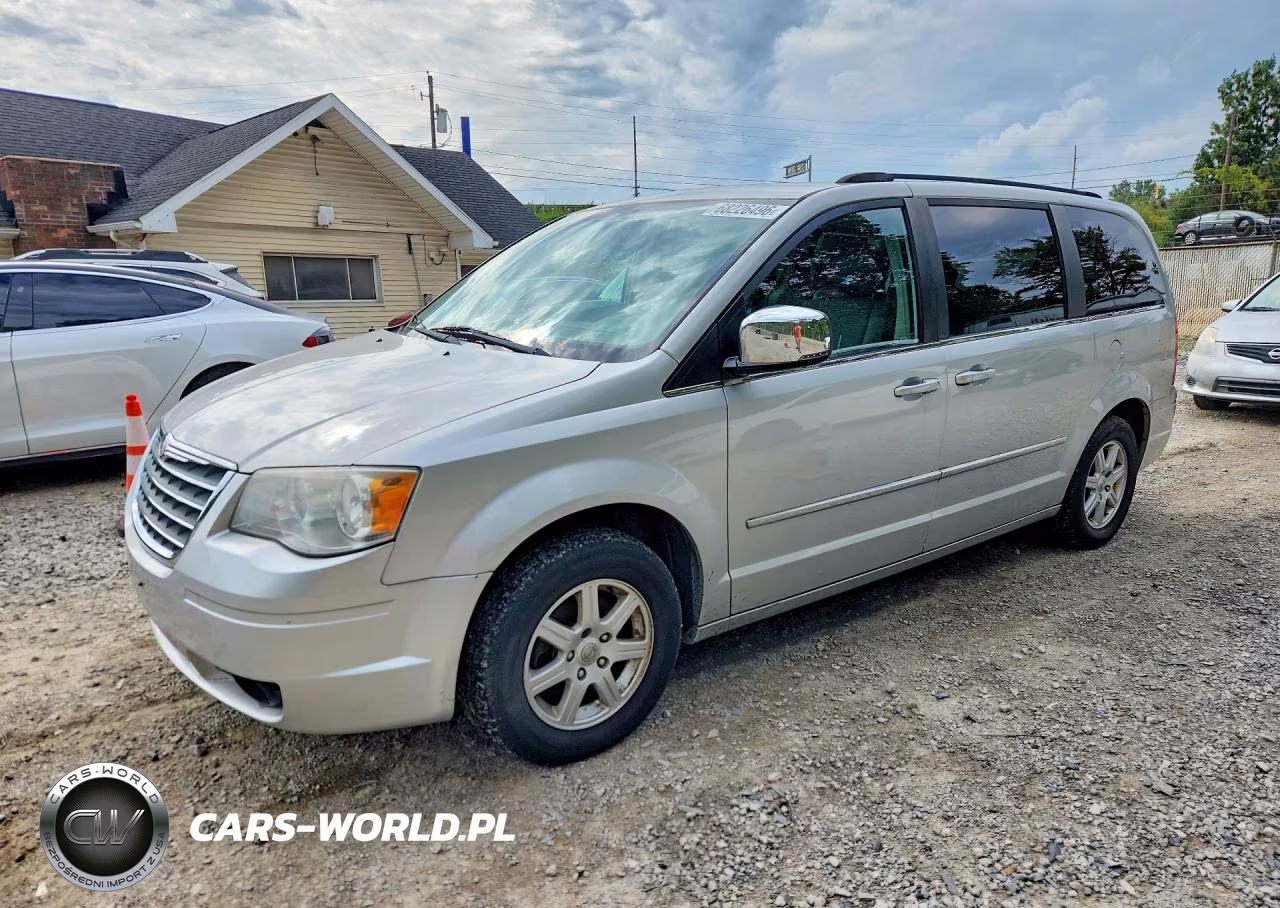 2010 Chrysler Town & Country Touring