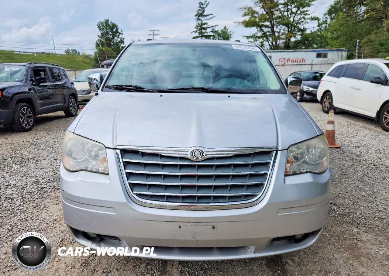 2010 Chrysler Town & Country Touring VIN:2A4RR5D11AR121165 - 5
