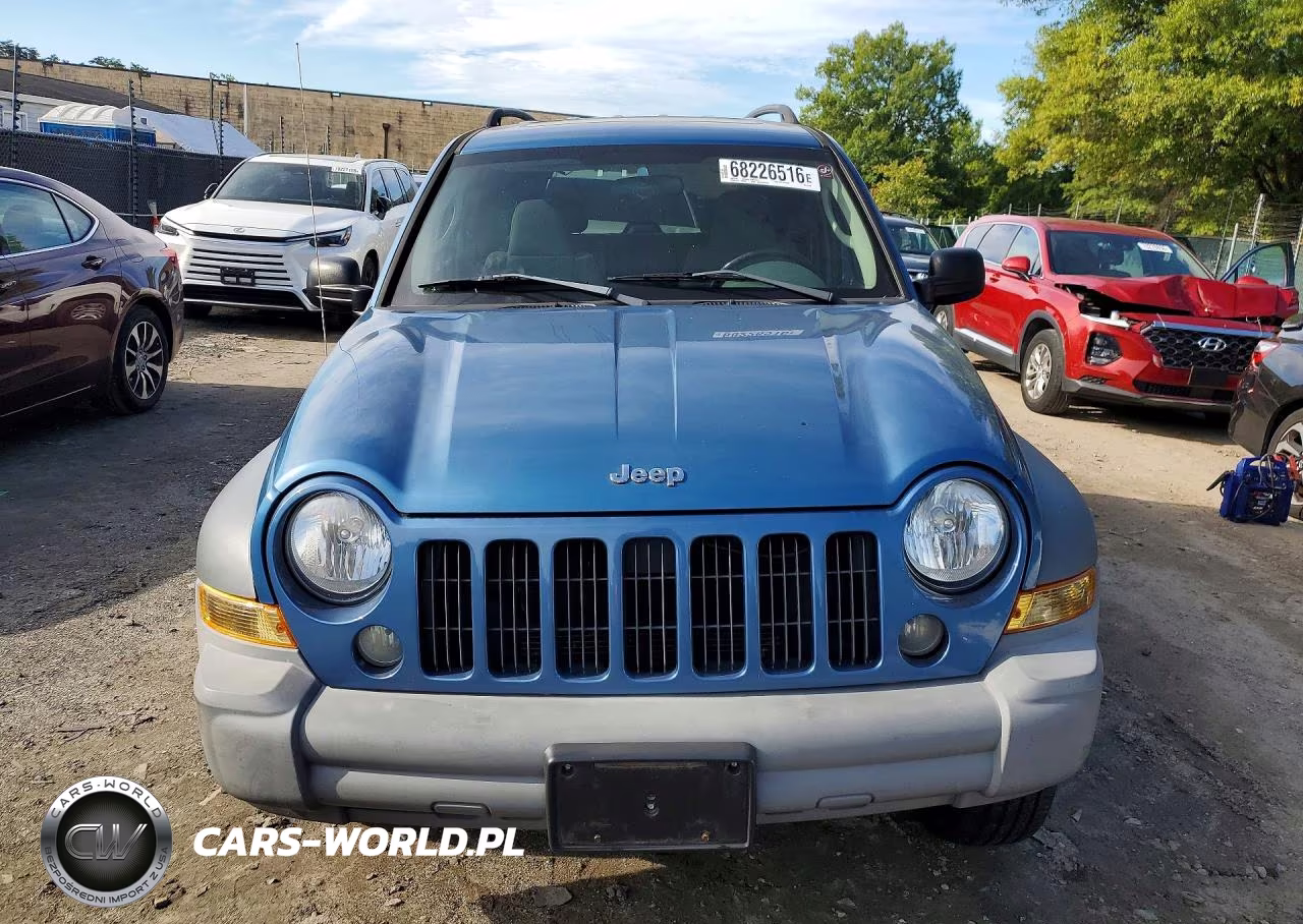 2005 Jeep Liberty Sport VIN:1J4GL48K85W693790 - 5