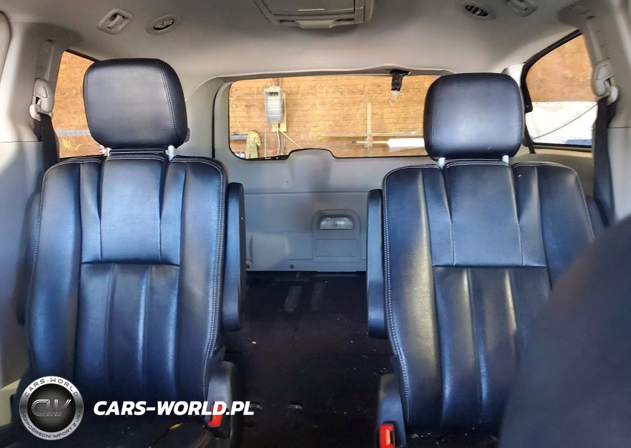 2014 Chrysler Town & Country Touring VIN:2C4RC1BG9ER434395 - 10