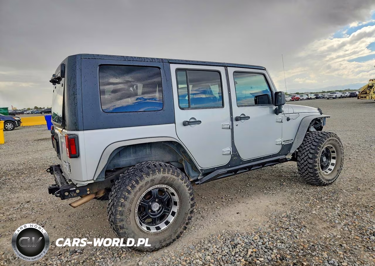 2010 Jeep Wrangler Unlimited Sport VIN:1J4BA3H17AL105603 - 3