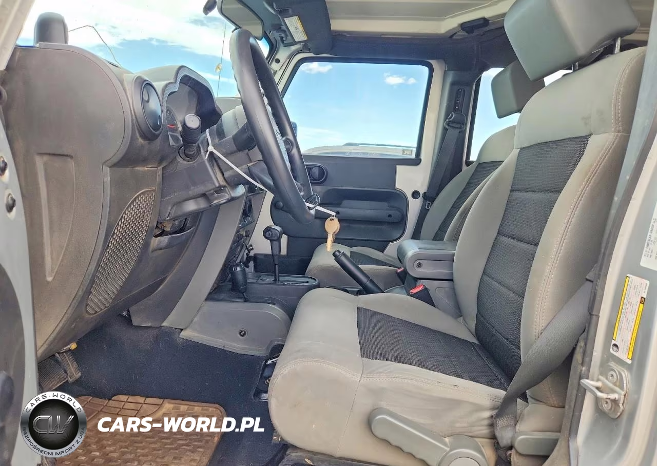 2010 Jeep Wrangler Unlimited Sport VIN:1J4BA3H17AL105603 - 7