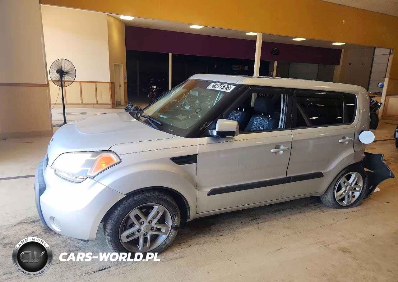 2011 Kia Soul + VIN:KNDJT2A28B7721698 - 1