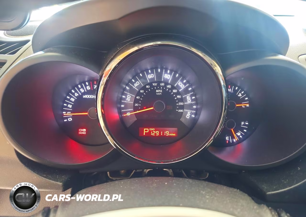 2011 Kia Soul + VIN:KNDJT2A28B7721698 - 9