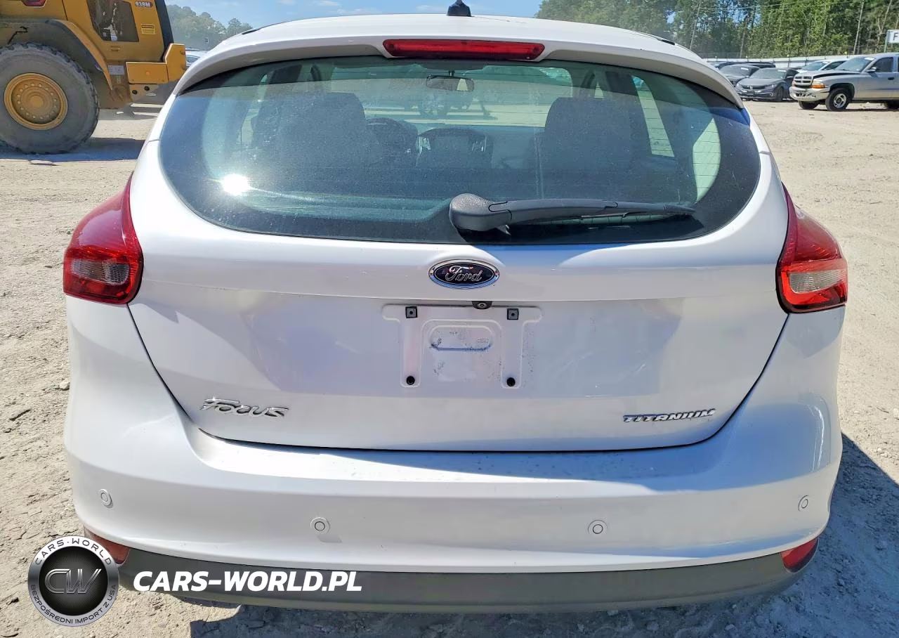 2018 Ford Focus Titanium VIN:1FADP3N21JL275861 - 6