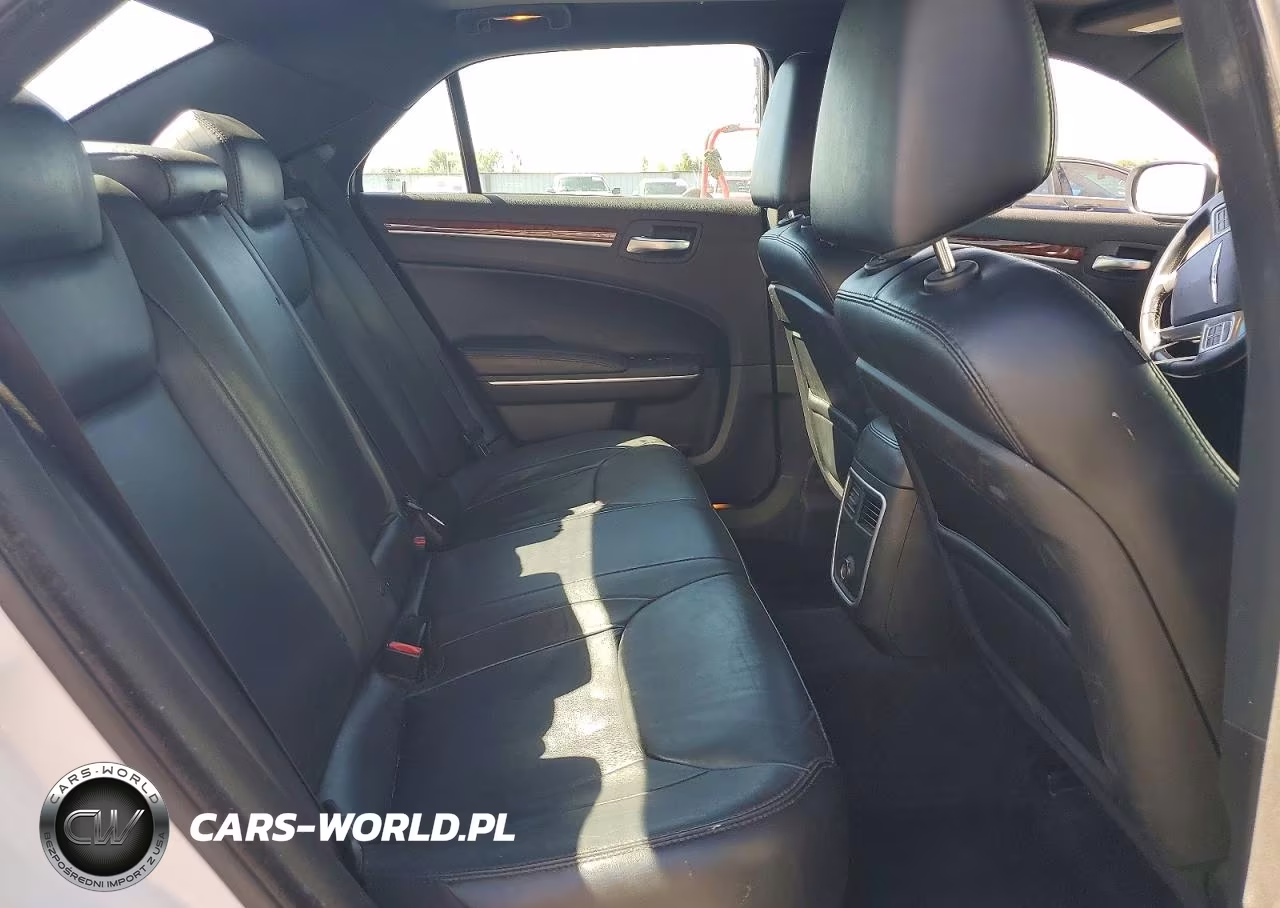 2014 Chrysler 300 VIN:2C3CCAAG7EH217784 - 10