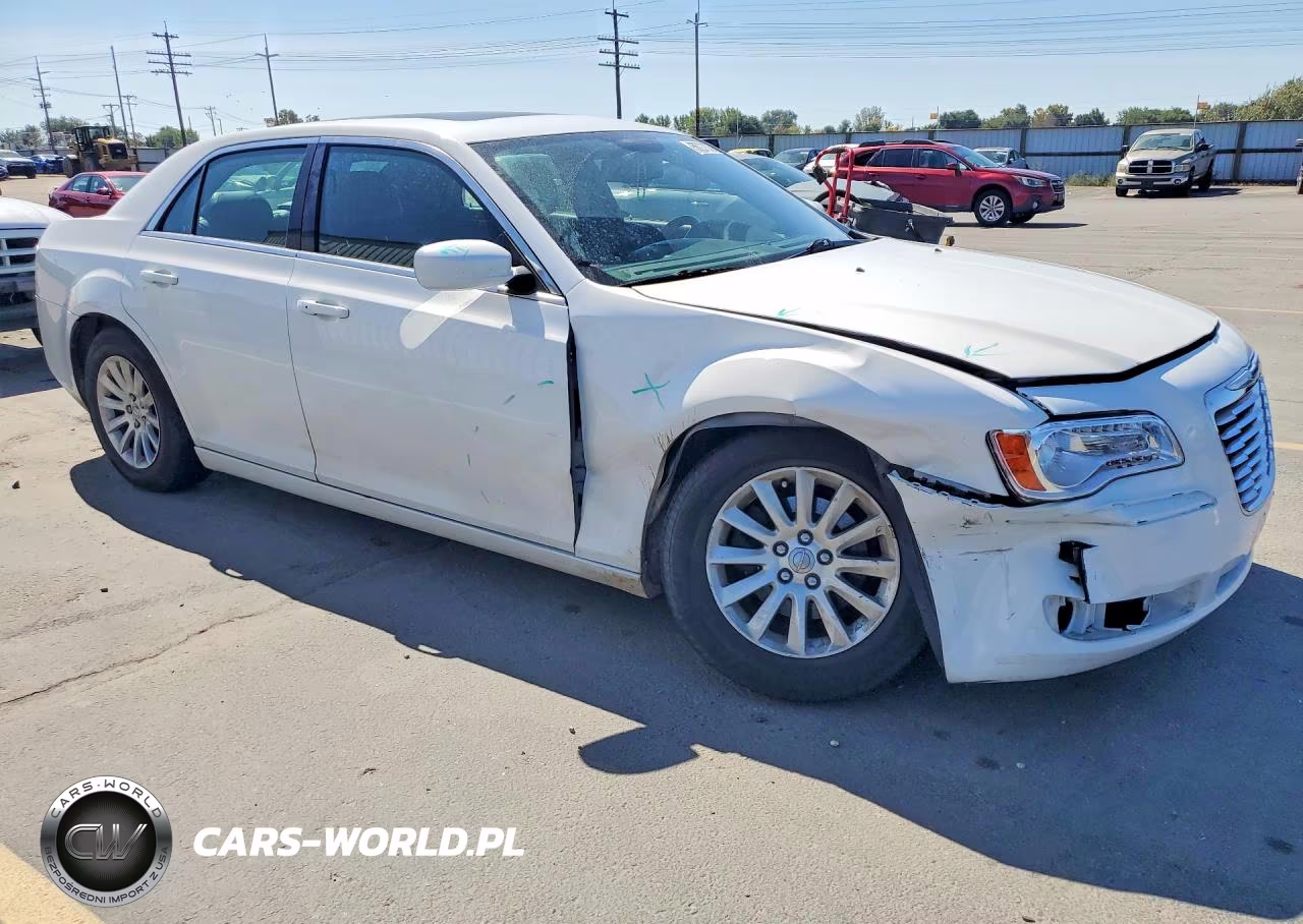 2014 Chrysler 300 VIN:2C3CCAAG7EH217784 - 4