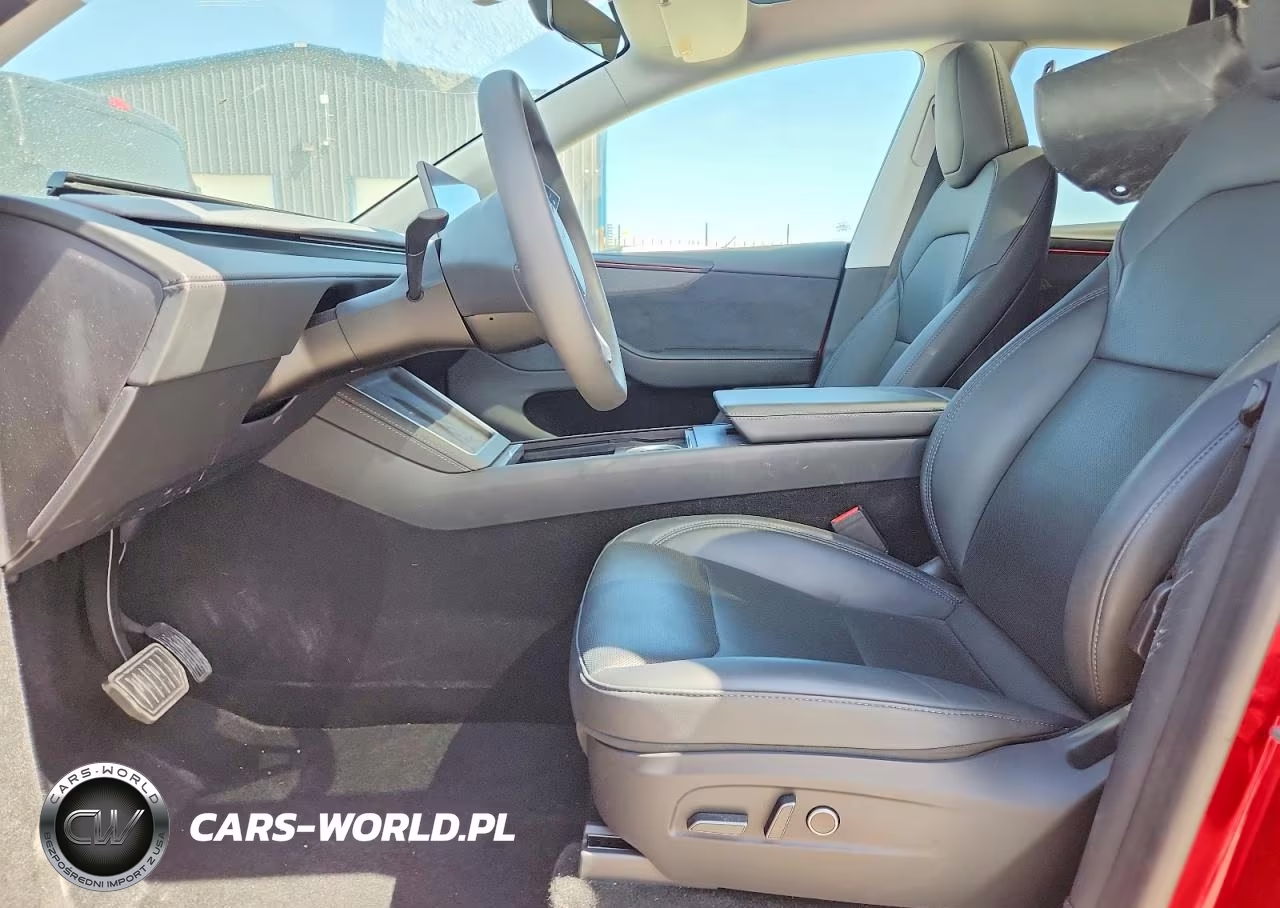 2026 Tesla Model Y VIN:7SAYGDEE9TA443523 - 7