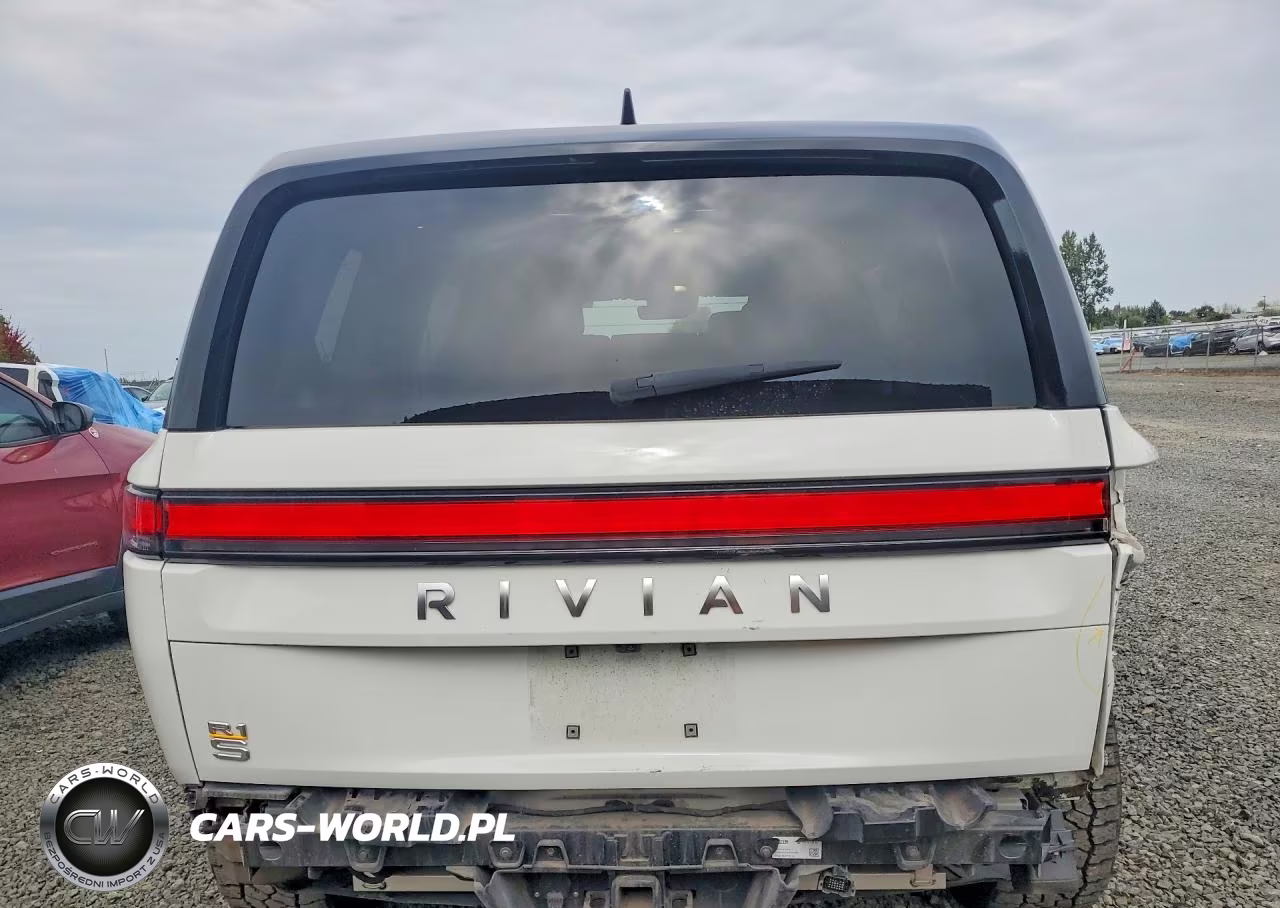 2023 Rivian R1S Adventure VIN:7PDSGABA5PN016801 - 6