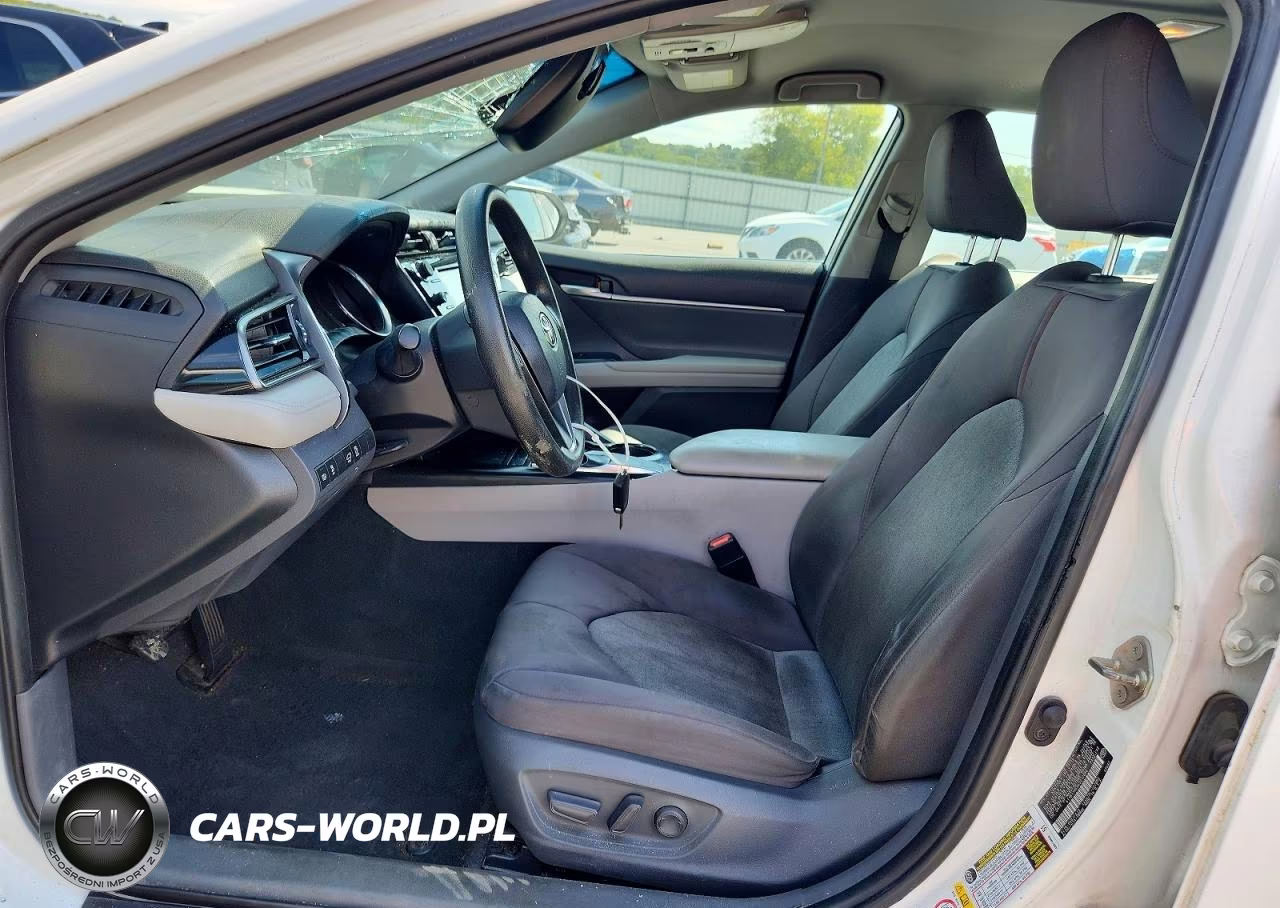 2019 Toyota Camry Le VIN:4T1B11HK9KU217068 - 7