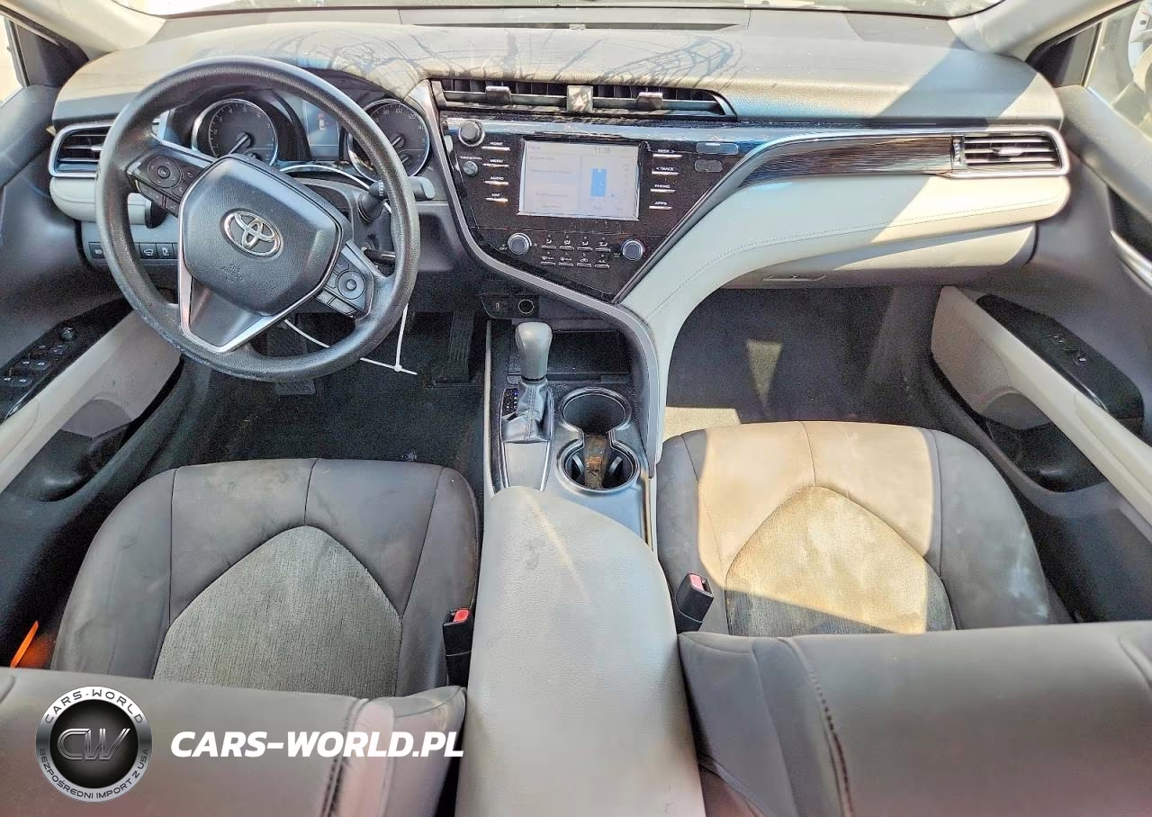 2019 Toyota Camry Le VIN:4T1B11HK9KU217068 - 8