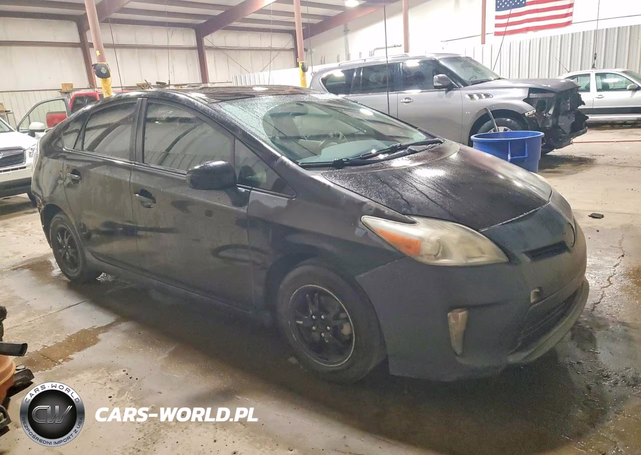 2014 Toyota Prius Two VIN:JTDKN3DU1E1808576 - 4