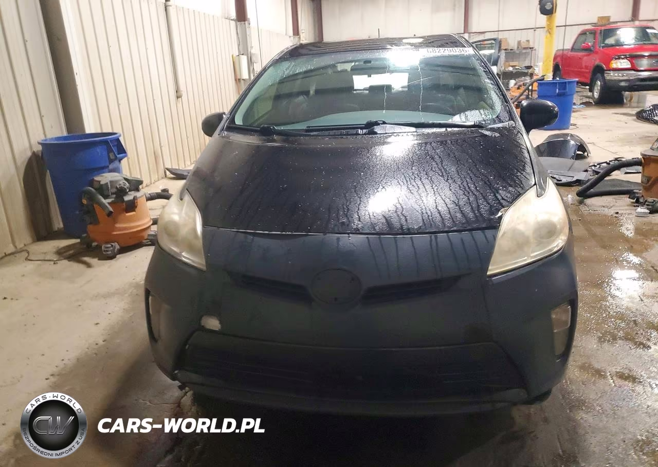 2014 Toyota Prius Two VIN:JTDKN3DU1E1808576 - 5