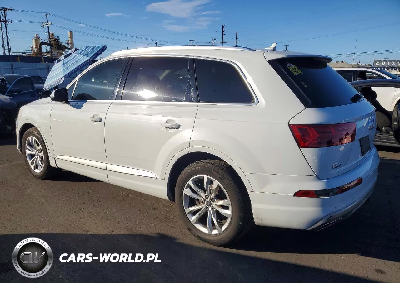 2018 Audi Q7 Premium VIN:WA1AAAF76JD012072 - 2