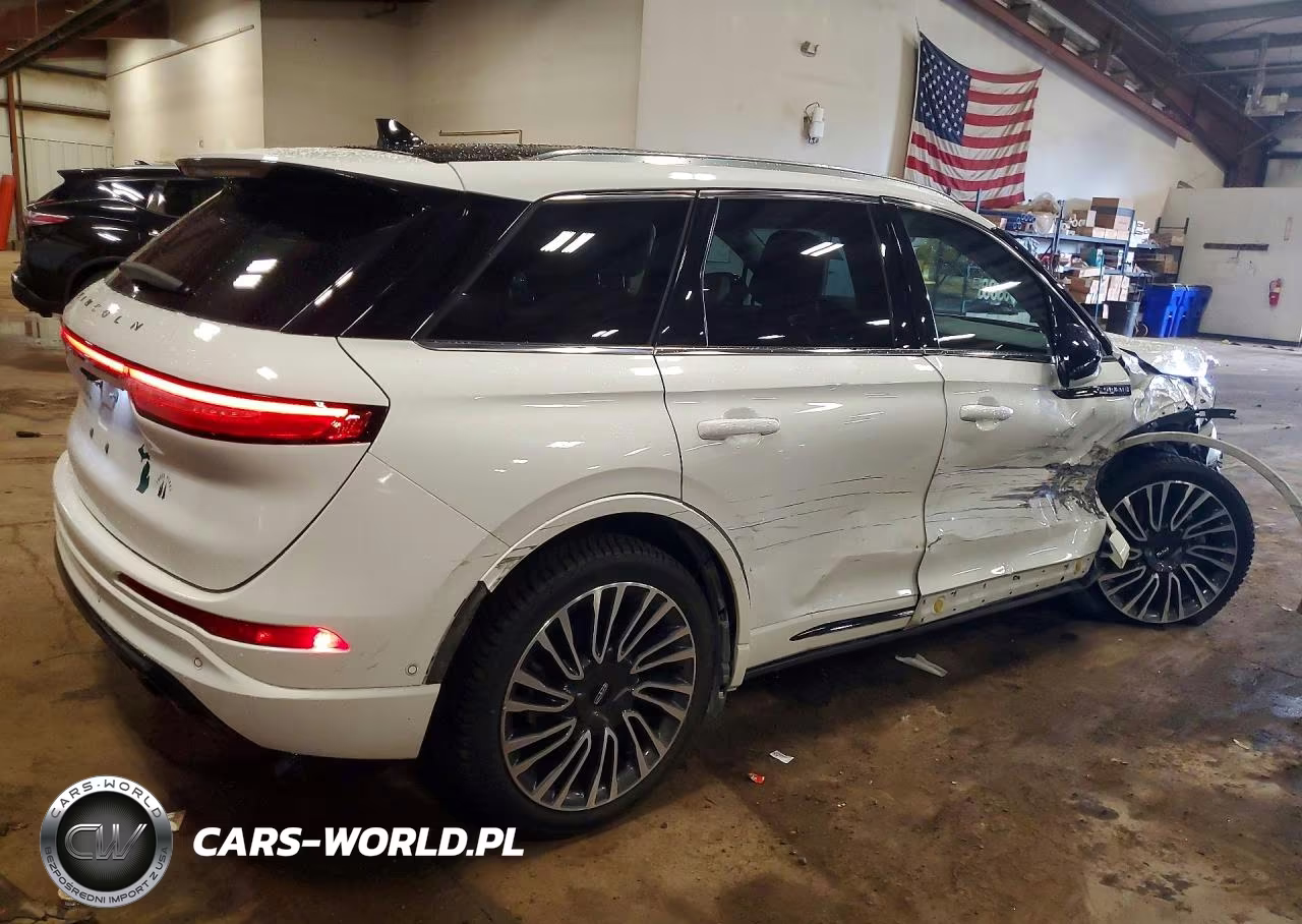 2022 Lincoln Corsair Grand Touring VIN:5LMTJ5DZ6NUL06869 - 3