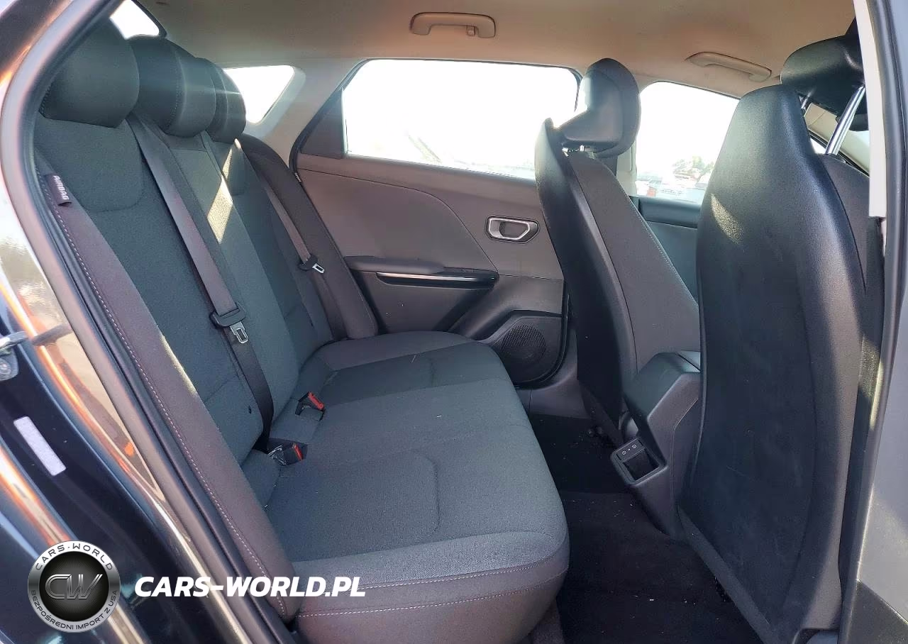 2025 Kia K4 Lx VIN:3KPFT4DE1SE211362 - 10