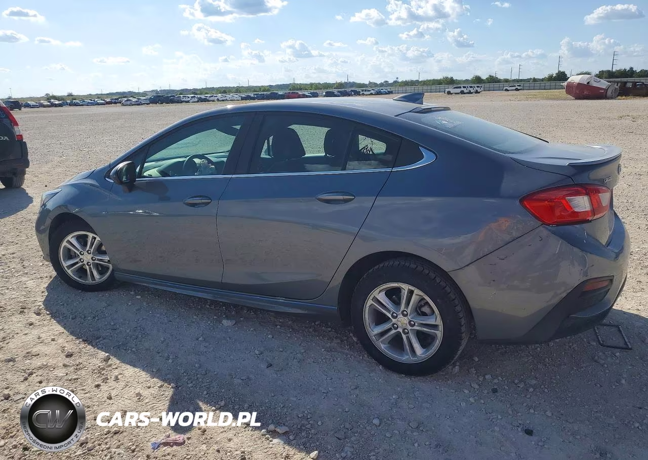 2018 Chevrolet Cruze Lt VIN:1G1BE5SMXJ7231576 - 2
