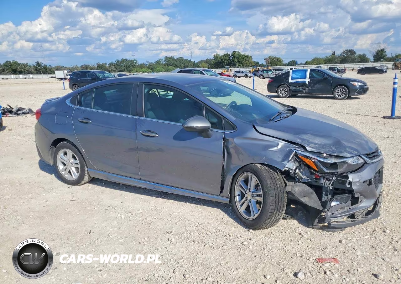 2018 Chevrolet Cruze Lt VIN:1G1BE5SMXJ7231576 - 4