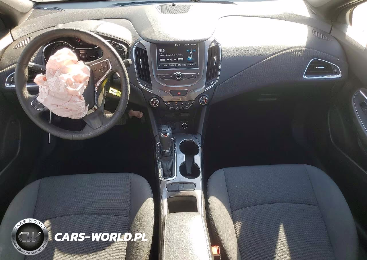 2018 Chevrolet Cruze Lt VIN:1G1BE5SMXJ7231576 - 8