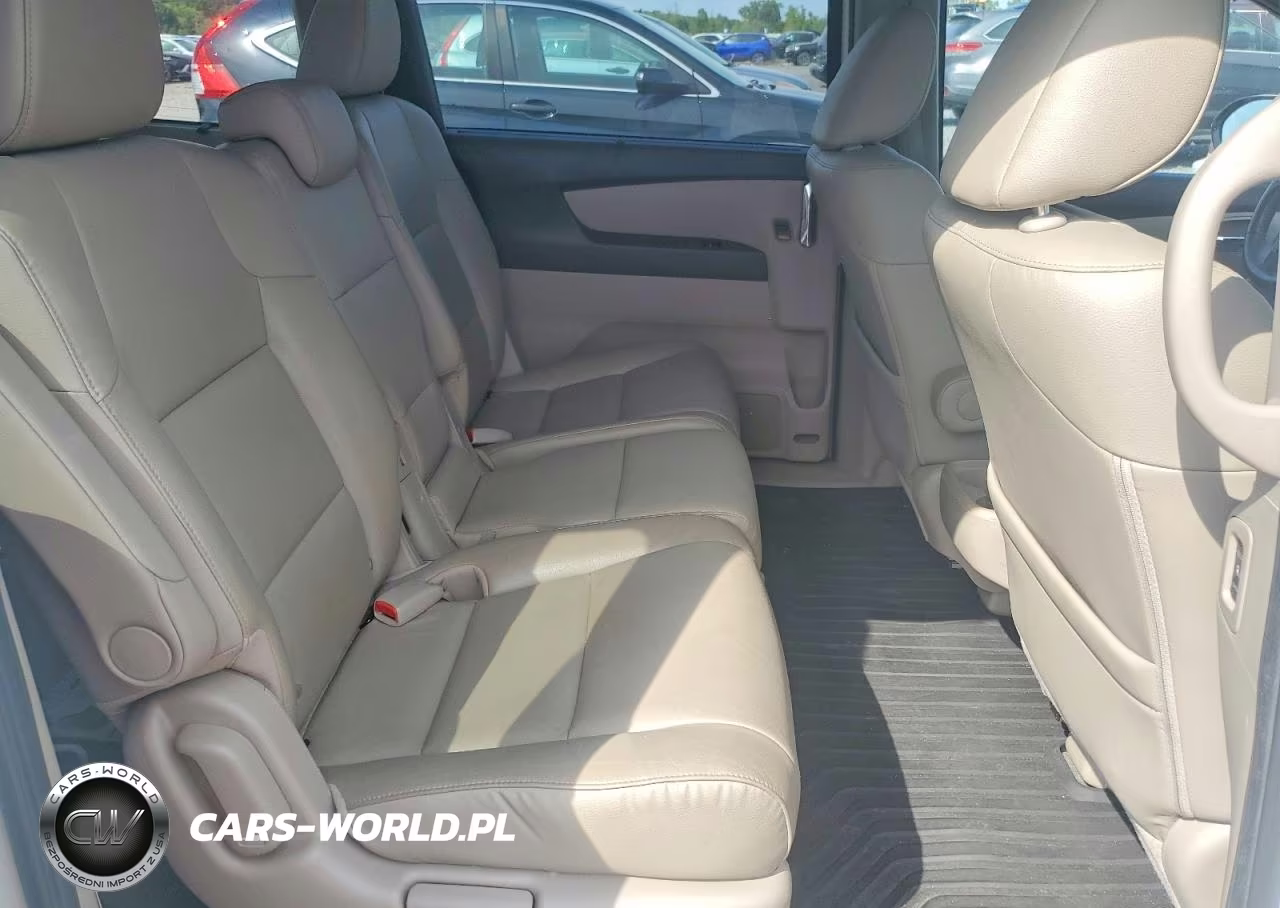 2015 Honda Odyssey Touring VIN:5FNRL5H92FB057647 - 11