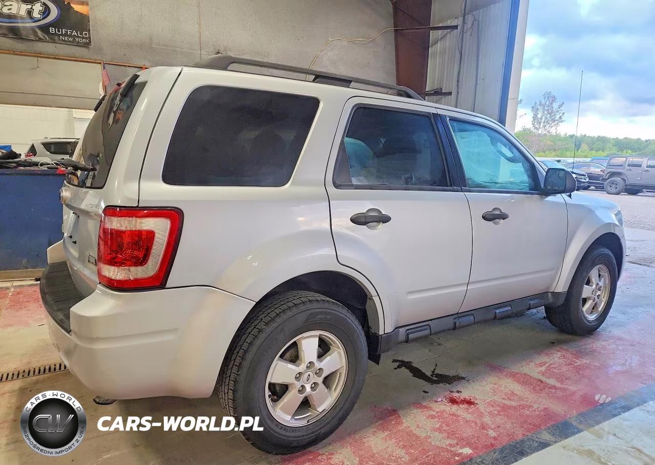 2011 Ford Escape Xlt VIN:1FMCU9DGXBKC47008 - 3